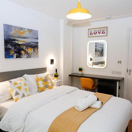 New Luxury Rooms In The Heart Of London Next To Shops, Cafes, Bars & Metro With Shared Bathrooms Exterior foto