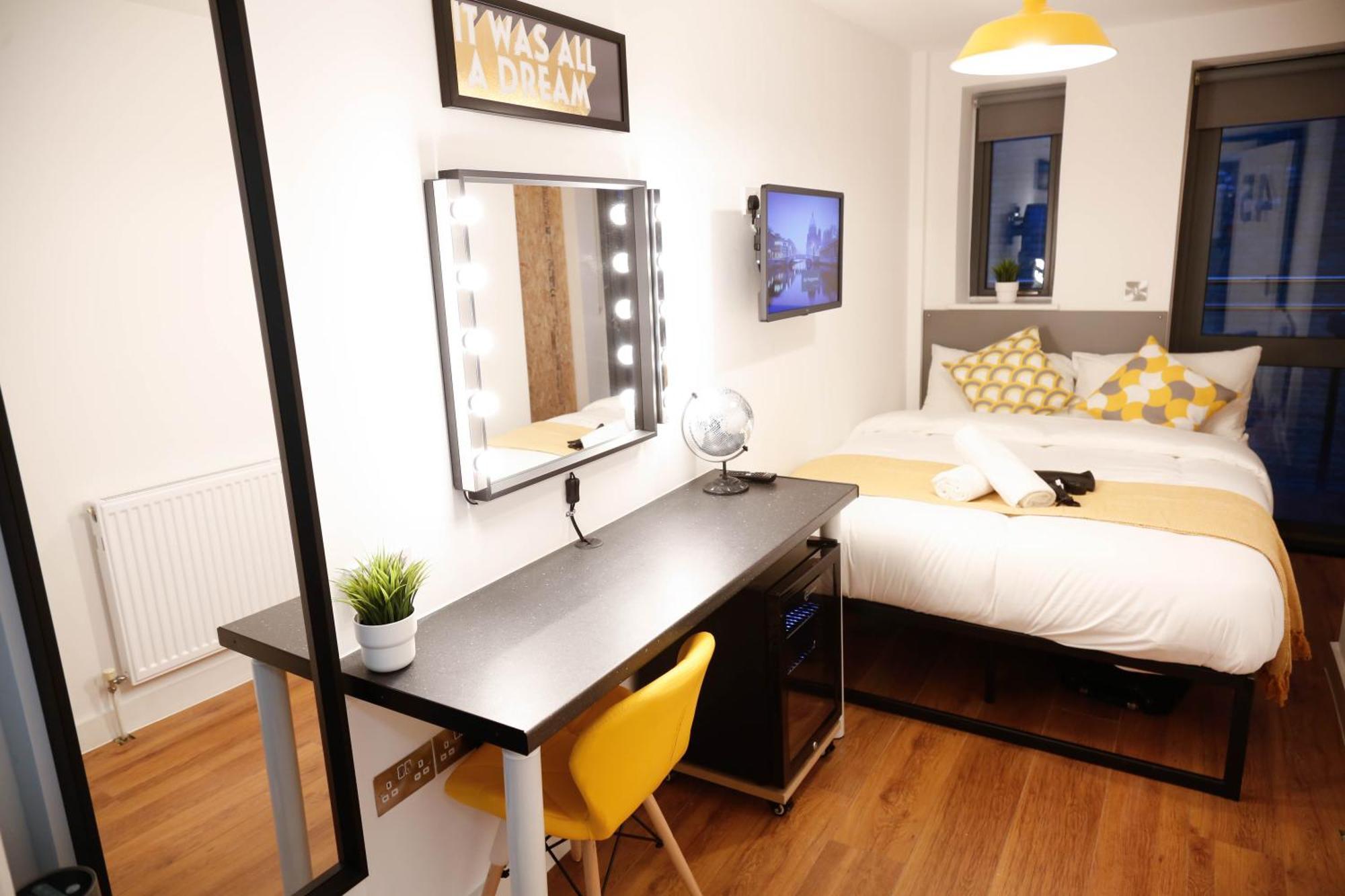 New Luxury Rooms In The Heart Of London Next To Shops, Cafes, Bars & Metro With Shared Bathrooms Exterior foto
