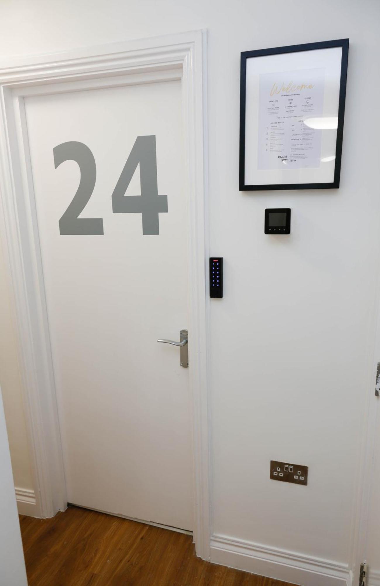 New Luxury Rooms In The Heart Of London Next To Shops, Cafes, Bars & Metro With Shared Bathrooms Exterior foto